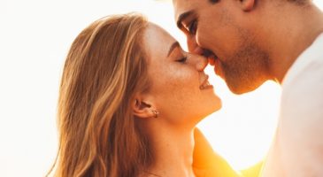 Conseil sexe : Est-ce normal de fantasmer sur son cousin ?