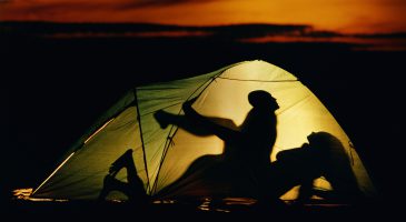 Sous la tente un soir de pluie - Histoire de sexe - interstron.ru