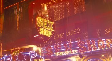 Histoire de sexe : Notre première virée au sex-shop